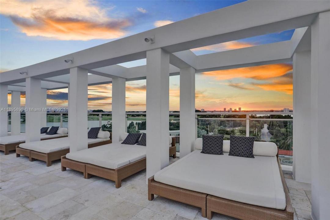 9400 W Bay Harbor Dr 103, Bay Harbor Islands, Florida 33154, Estados Unidos