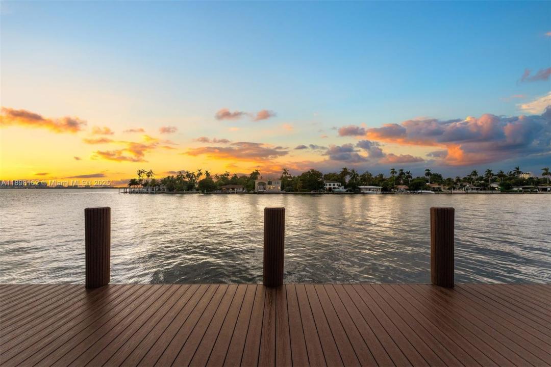 7508 W Treasure Dr, North Bay Village, Florida 33141