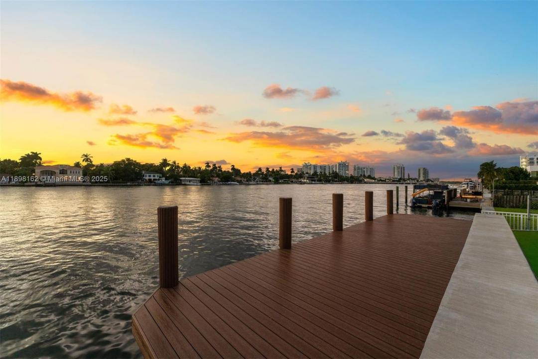7508 W Treasure Dr, North Bay Village, Florida 33141