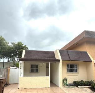 2350 W 53rd Ter 12, Hialeah, Florida 33016, USA