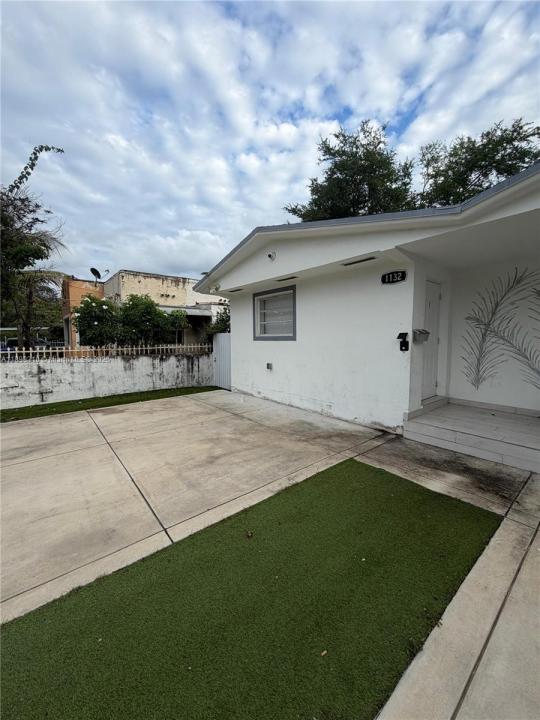 1132 NW 38th St 1132, Miami, Florida 33127, USA
