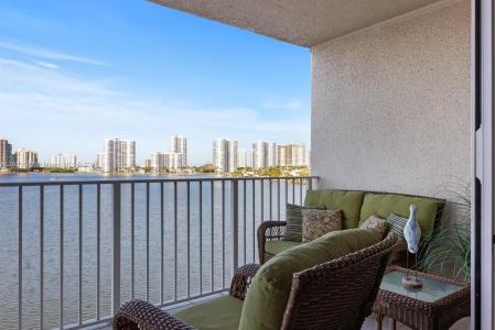 18260 N Bay Rd 516, Sunny Isles Beach, Florida 33160, USA