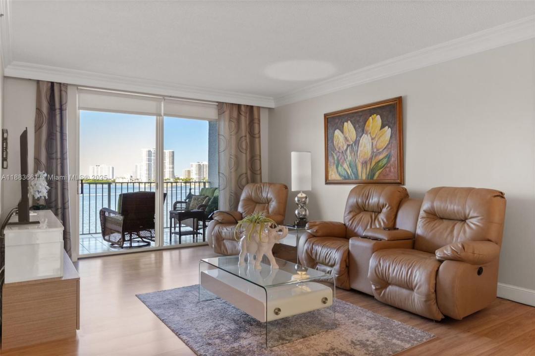 18260 N Bay Rd 516, Sunny Isles Beach, Florida 33160, Stati Uniti