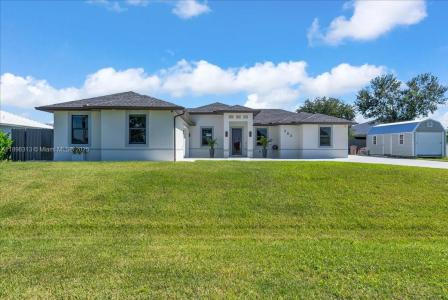 363 PAISLEY, Lehigh Acres, Florida 33974
