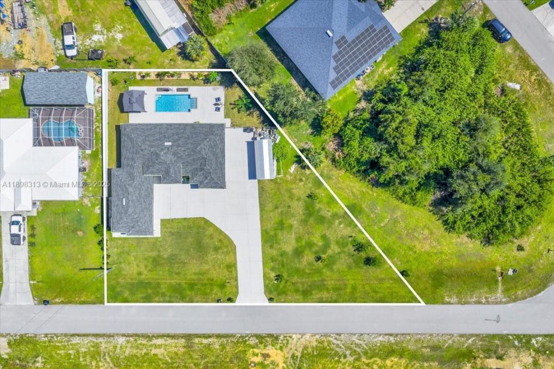 363 PAISLEY, Lehigh Acres, Florida 33974