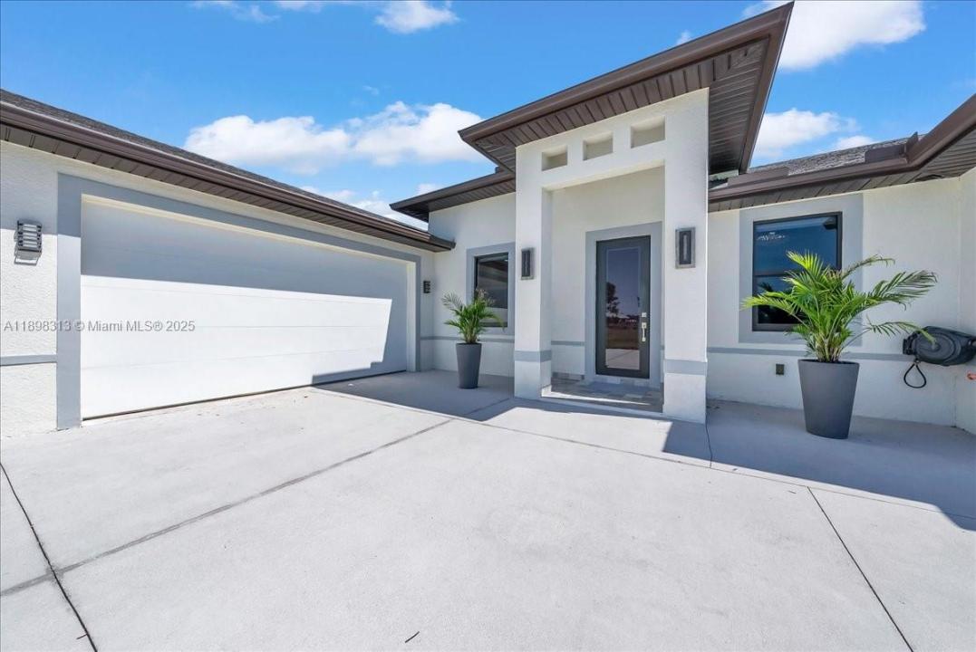 363 PAISLEY, Lehigh Acres, Florida 33974