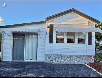 875 NE 48th St Lot 168, Deerfield Beach, Florida 33064, USA