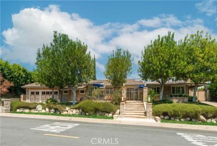 Knollwood Drive, Granada Hills, Kaliforniya 91344, Amerika Birleşik Devletleri