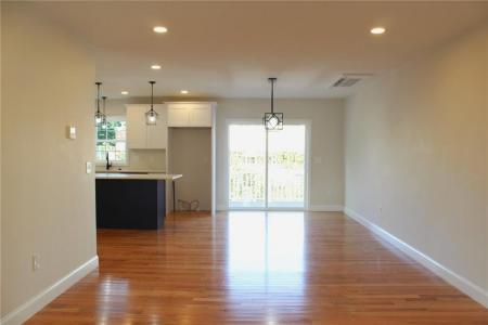 19 Piedmont Avenue, Cranston, Rhode Island 02910, USA