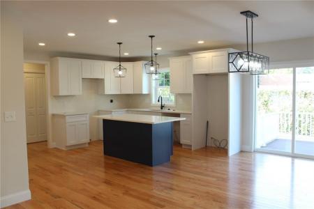 19 Piedmont Avenue, Cranston, Rhode Island 02910, USA