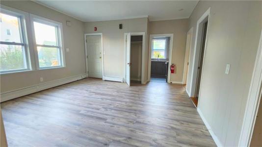 126 Welles Street 1st Fl, Woonsocket, Rhode Island 02895, Estados Unidos