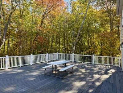32 Elk Drive, Tiverton, Rhode Island 02878, USA
