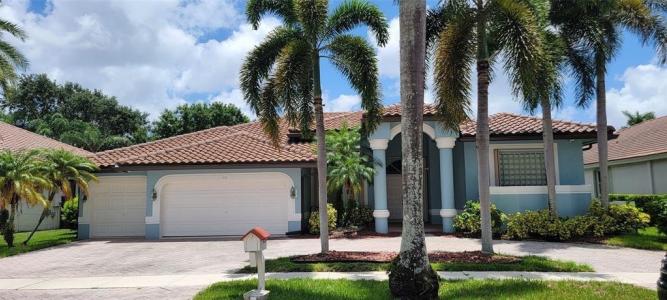 100 NW 108th Way, Plantation, Florida 33324