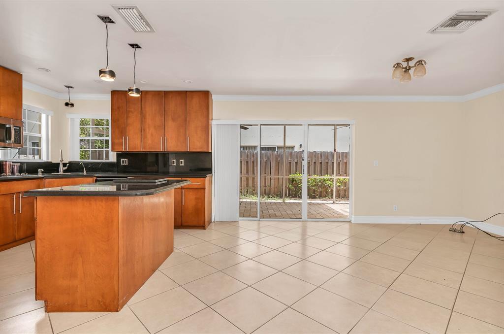 5486 NW 44th Way, Coral Point, Coconut Creek, Florida 33073