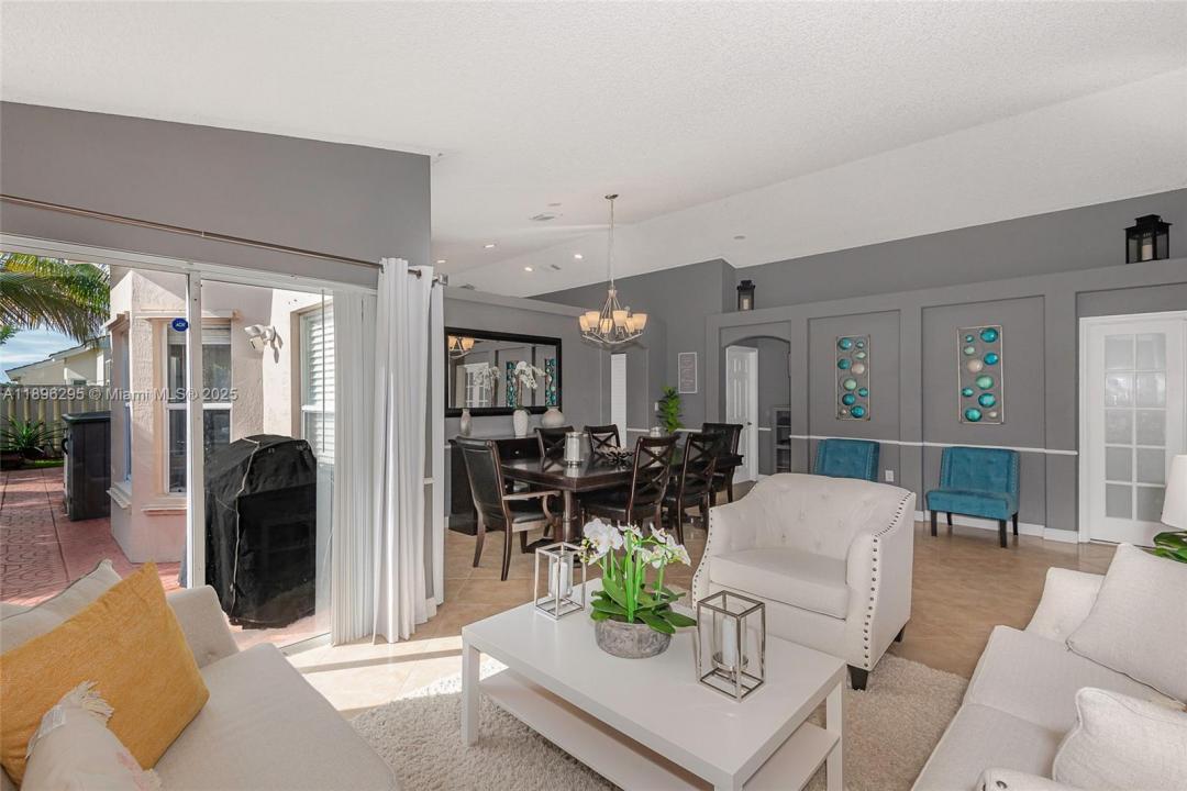 19190 NW 24th Pl, Pembroke Pines, Florida 33029, Estados Unidos