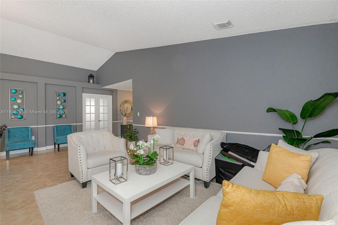 19190 NW 24th Pl, Pembroke Pines, Florida 33029, Estados Unidos