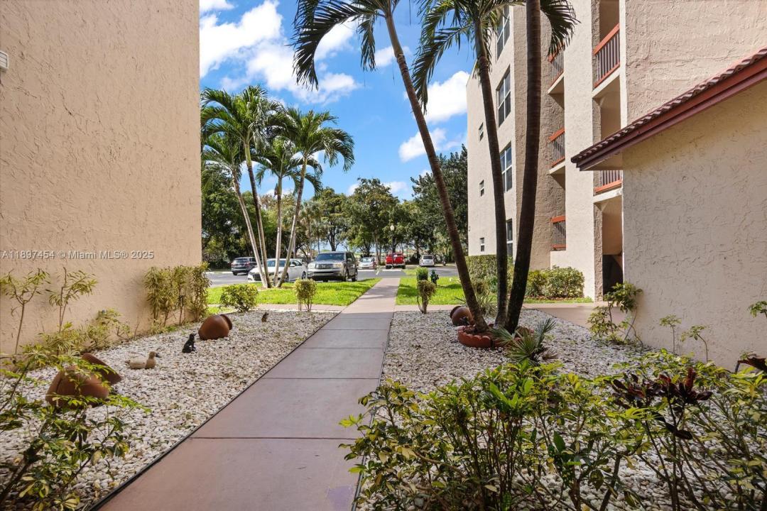 9451 Evergreen Pl 303, Davie, Флорида 33324, Соединенные Штаты