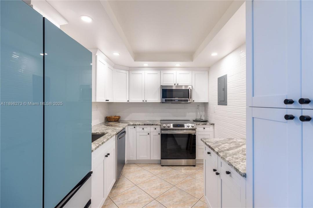 525 N Ocean Blvd 1820, Pompano Beach, Florida 33062, USA