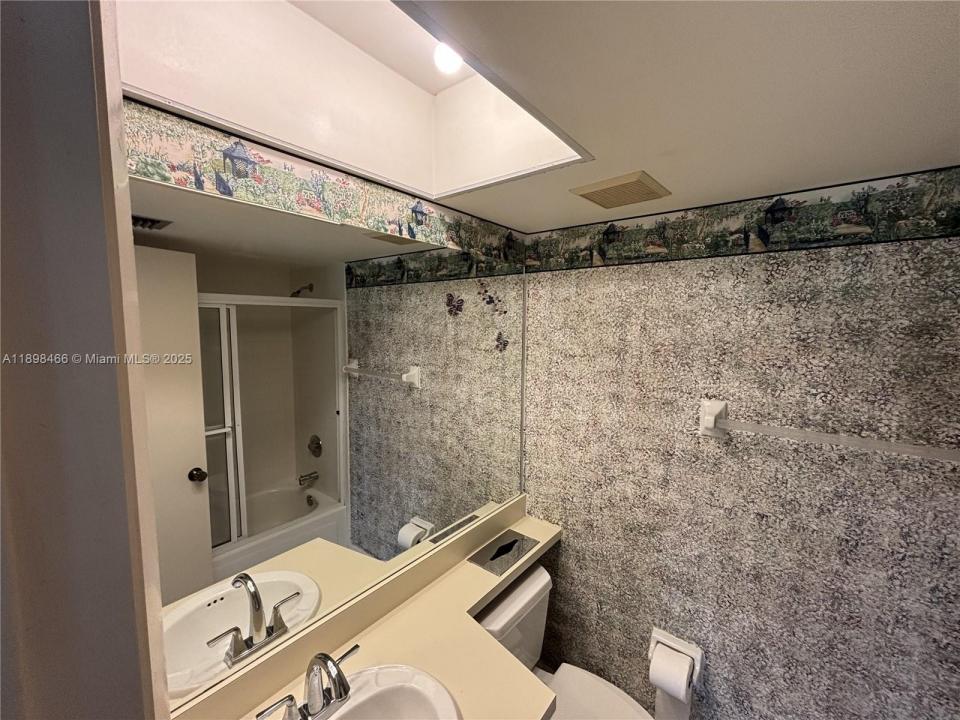 201 Quail Forest Blvd 305, Naples, Florida 34105, Stati Uniti