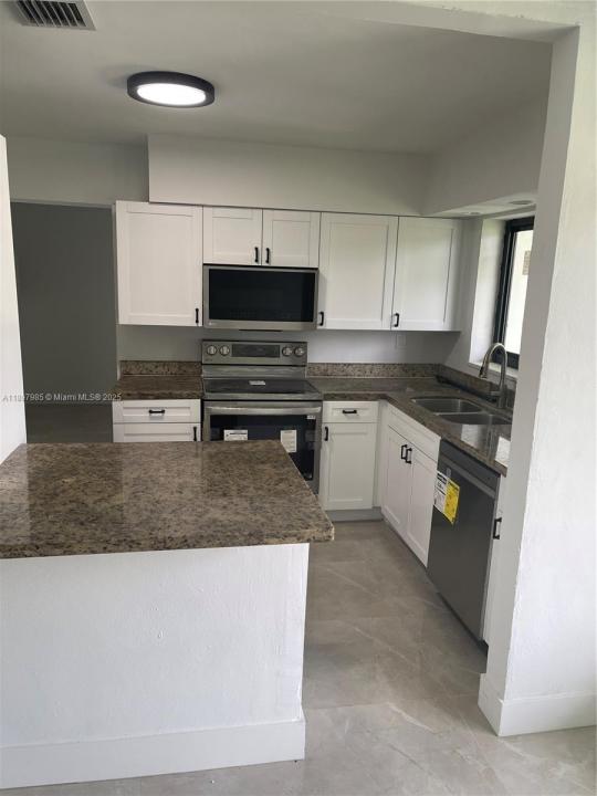 4310 NW 182nd St 0, Miami Gardens, Floryda 33055, USA