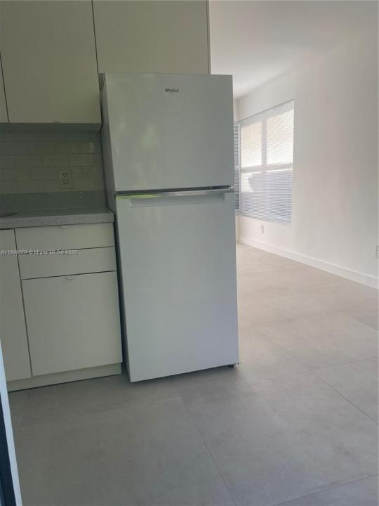 2011 NE 167th St 6, North Miami Beach, Флорида 33162, Соединенные Штаты