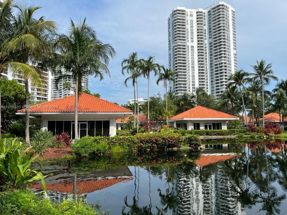 3530 Mystic Pointe Dr 408, Aventura, فلوريدا 33180, الولايات المتحدة