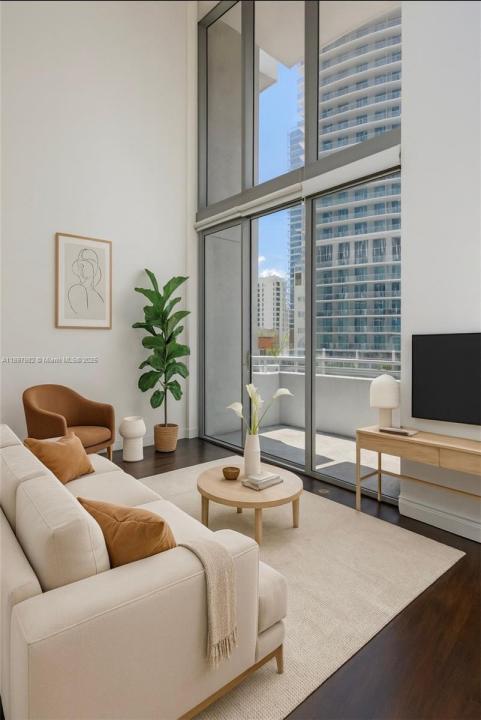 1050 Brickell Ave 414, Miami, Floride 33131, États-Unis