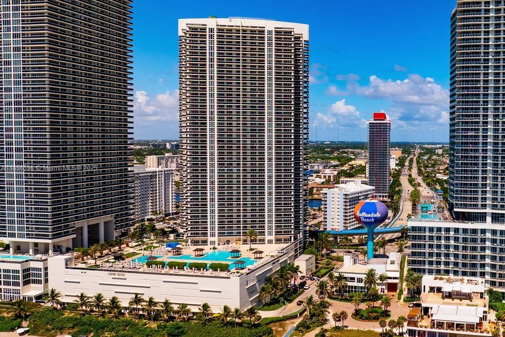 1800 S Ocean Dr 3102, Hallandale Beach, Floryda 33009, USA