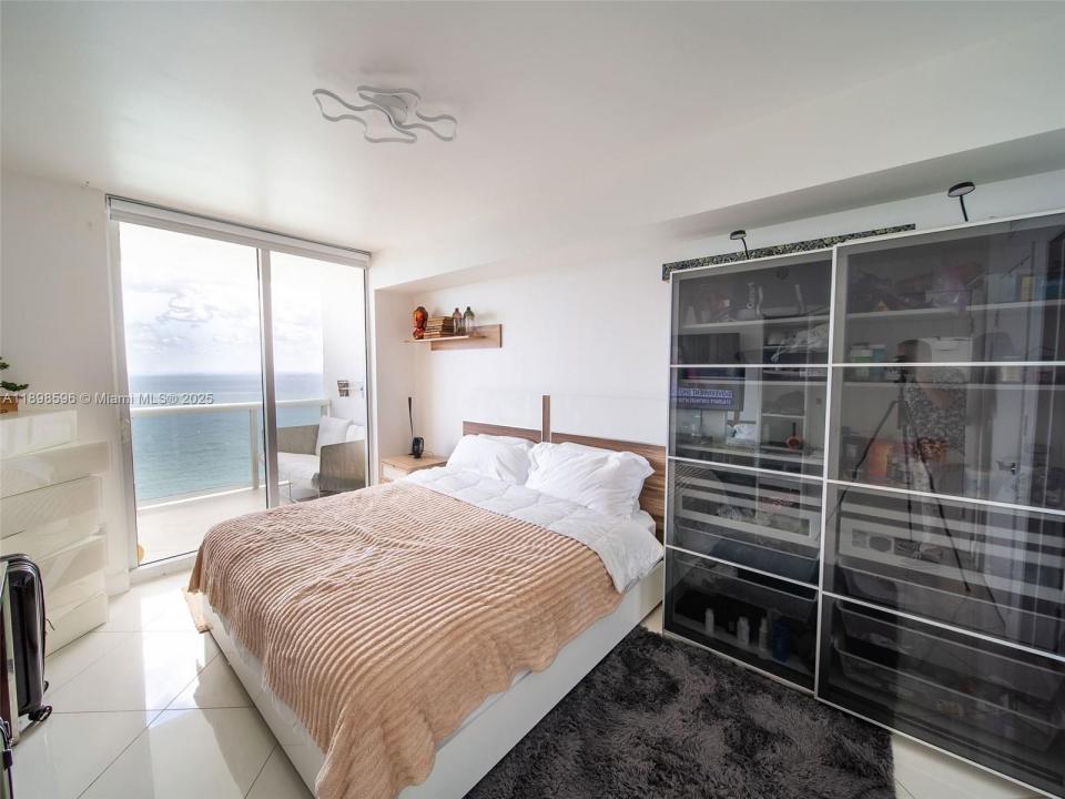 1800 S Ocean Dr 3102, Hallandale Beach, Floryda 33009, USA