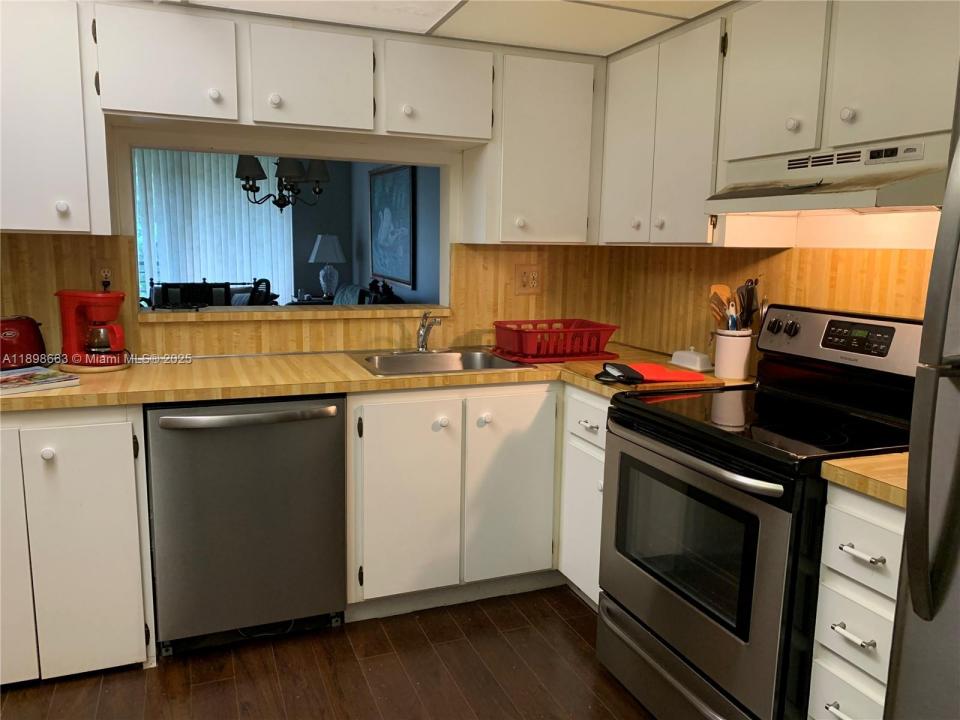 900 Colony Point Cir 305, Pembroke Pines, Florida 33026, Estados Unidos