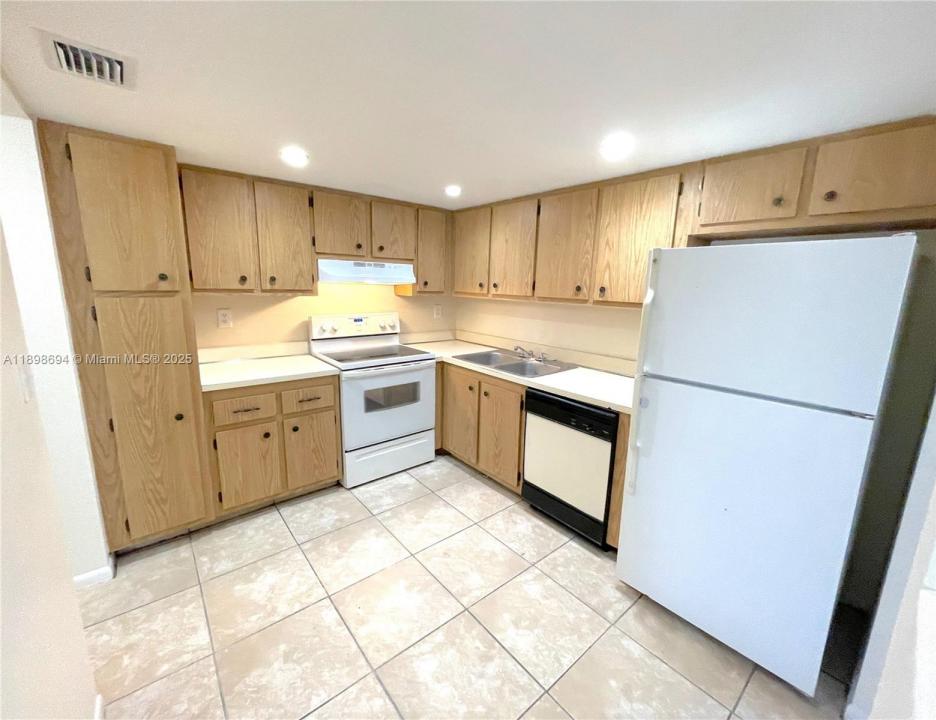 704 SE 2nd Ave 448, Deerfield Beach, Florida 33441, HOA KỲ