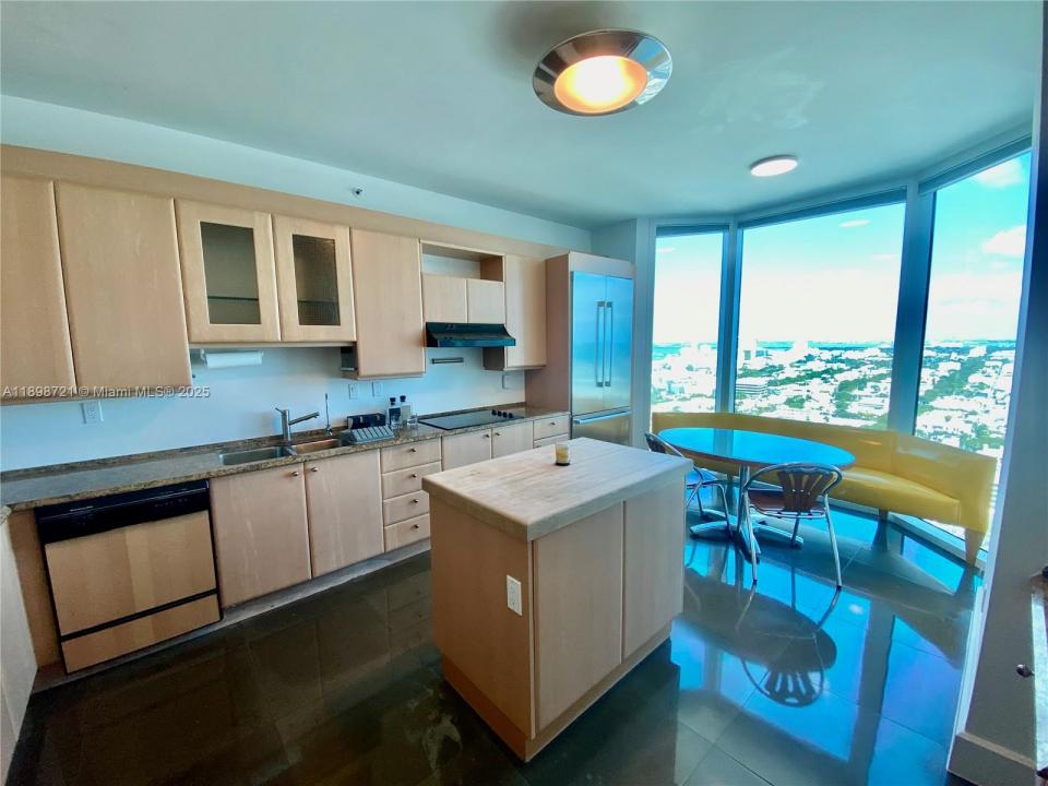 300 S Pointe Dr 3204, Miami Beach, 佛罗里达州 33139, 美国