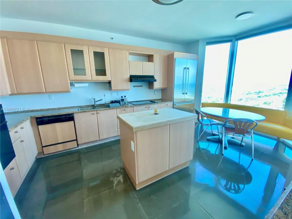 300 S Pointe Dr 3204, Miami Beach, 佛罗里达州 33139, 美国