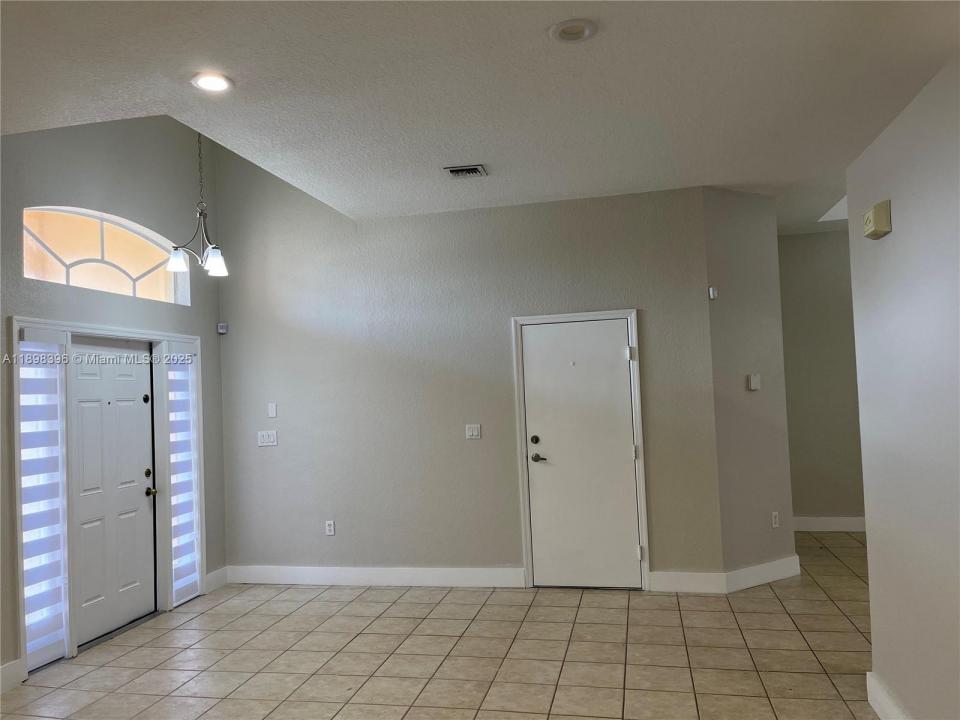 15205 SW 13th Ter, Miami, Флорида 33194, Соединенные Штаты