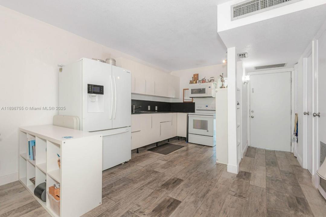 3401 N Country Club Dr 117, Aventura, Florida 33180, Amerika Birleşik Devletleri