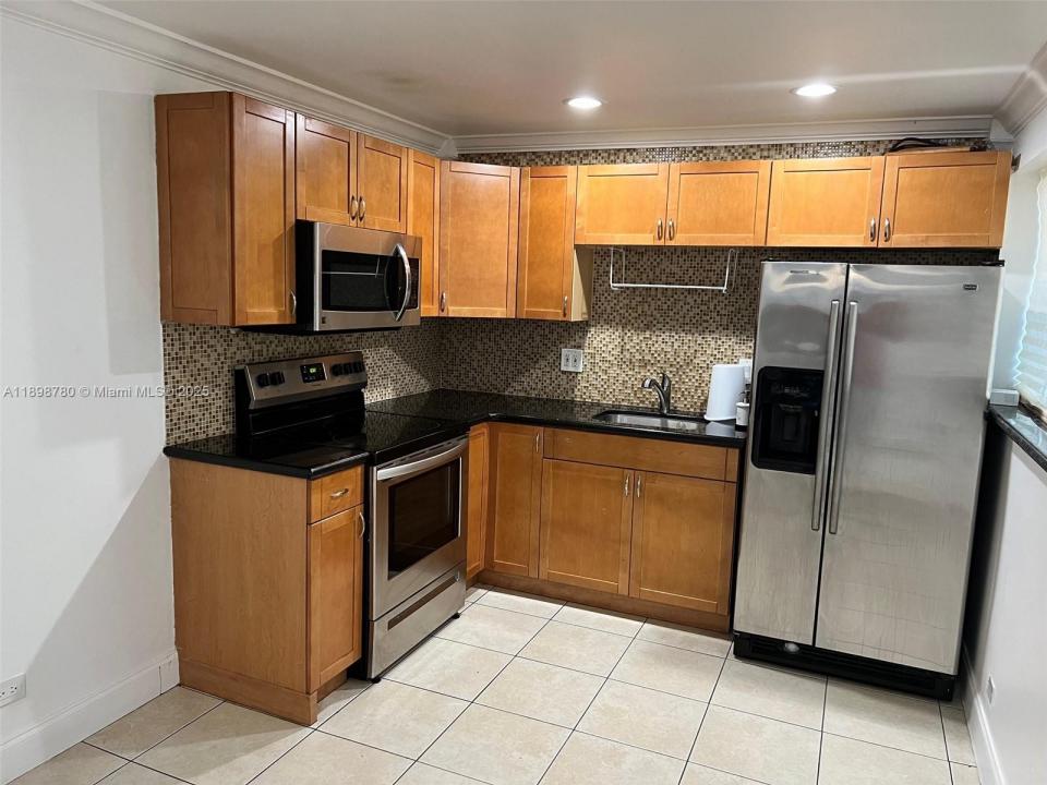 4031 E 10th Ave 1, Hialeah, Florida 33013, Estados Unidos