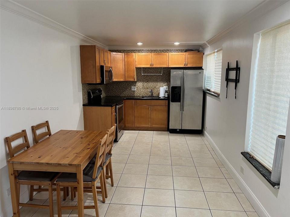 4031 E 10th Ave 1, Hialeah, Florida 33013, Estados Unidos
