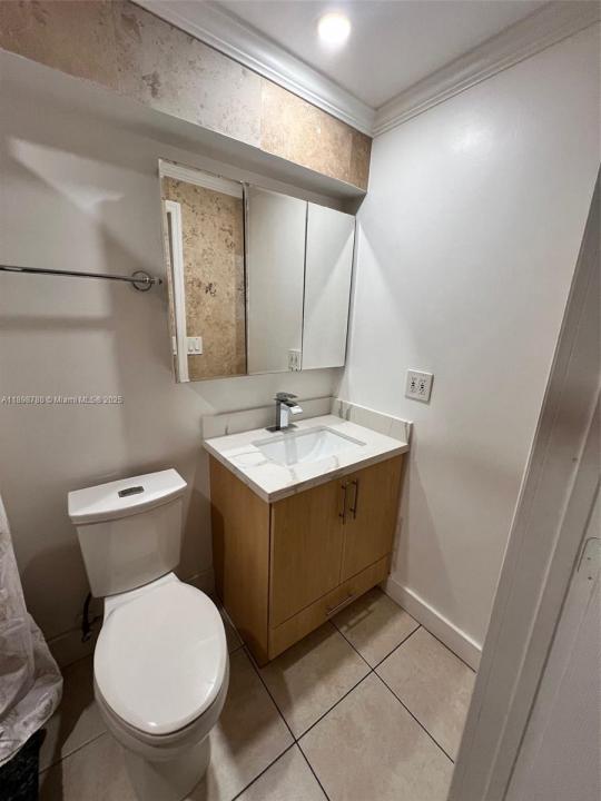 4031 E 10th Ave 1, Hialeah, Florida 33013, Estados Unidos
