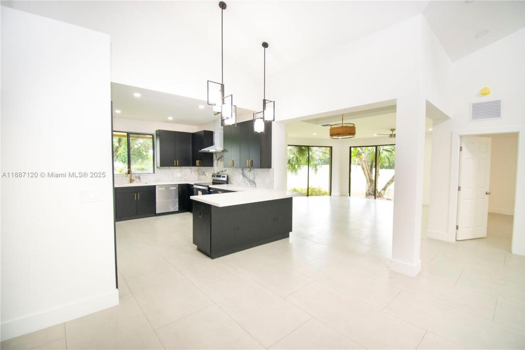 Tamarac, Florida 33321