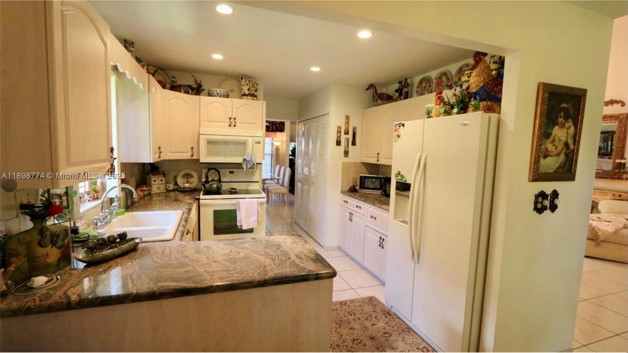 7521 SW 26th Ct 77, Davie, Florida 33314