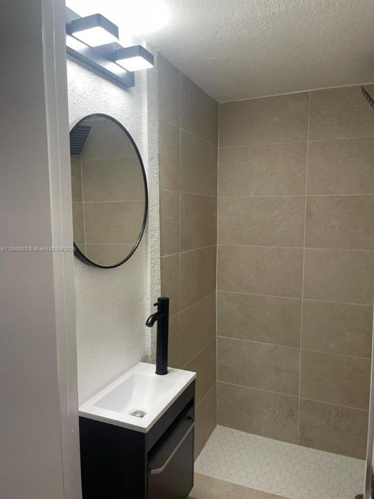 217 SW 21st Ave 2, Miami, Florida 33135, Estados Unidos