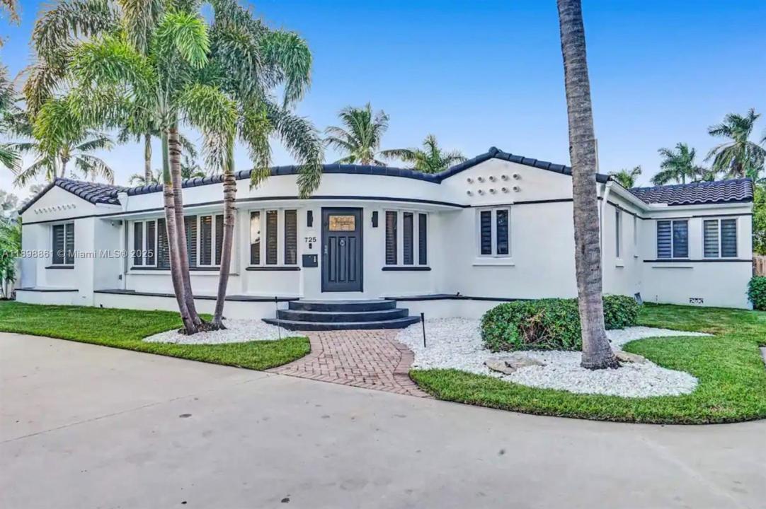 725 Harrison St, Hollywood, Florida 33019