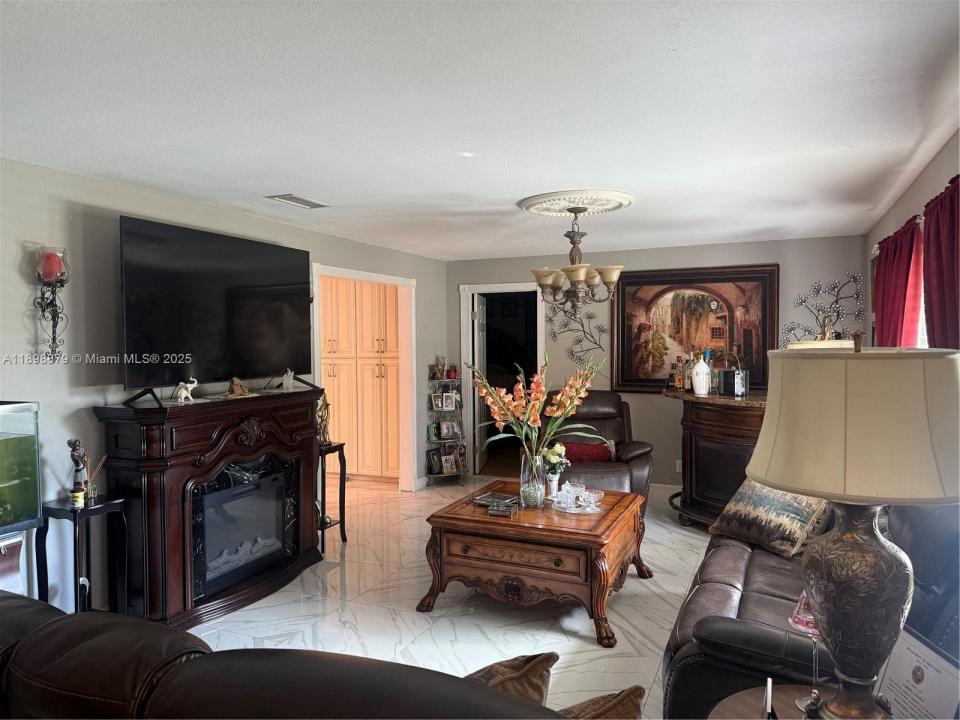 126 Sunflower Cir, Royal Palm Beach, Florida 33411, USA