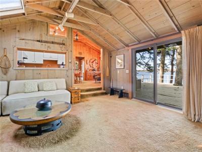 15 George W Finnerty Road, Barrington, Rhode Island 02806