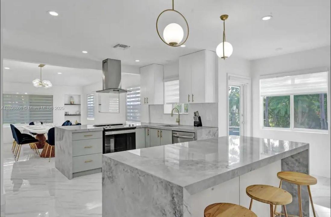 725 Harrison St, Hollywood, 佛罗里达州 33019, 美国