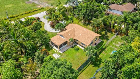 5130 SW 208th Ln, Southwest Ranches, Florida 33332