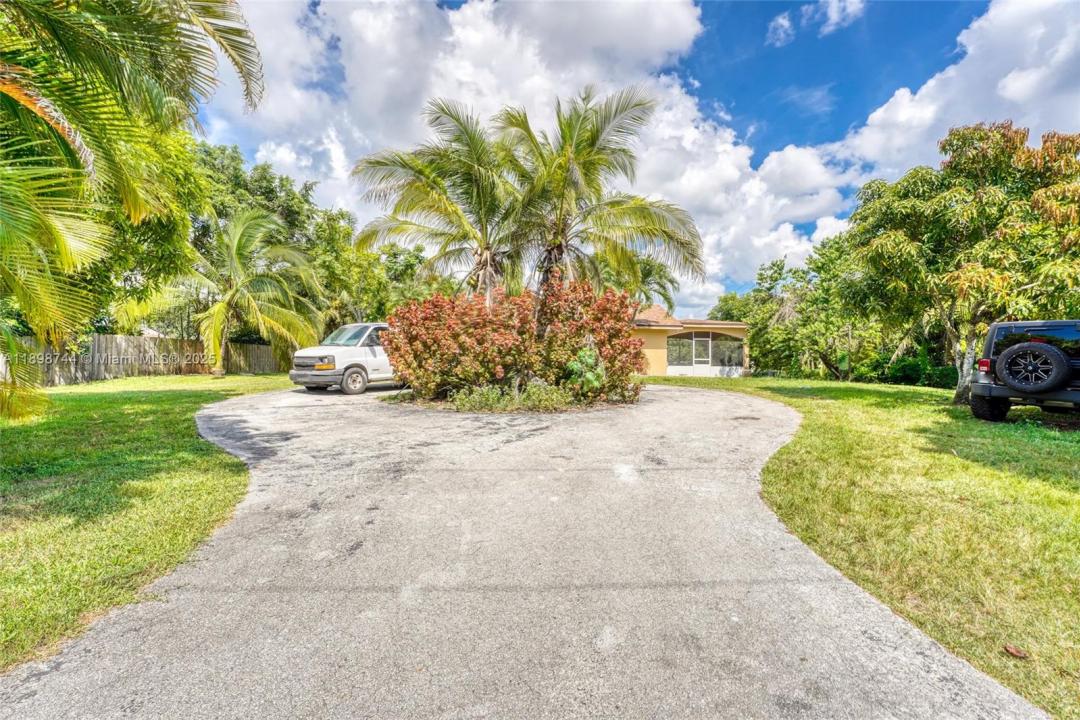 5130 SW 208th Ln, Southwest Ranches, Florida 33332