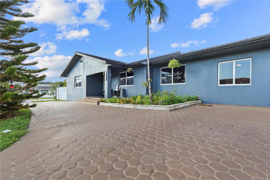 9795 NW 27th Ter, Doral, Florida 33172, Stati Uniti