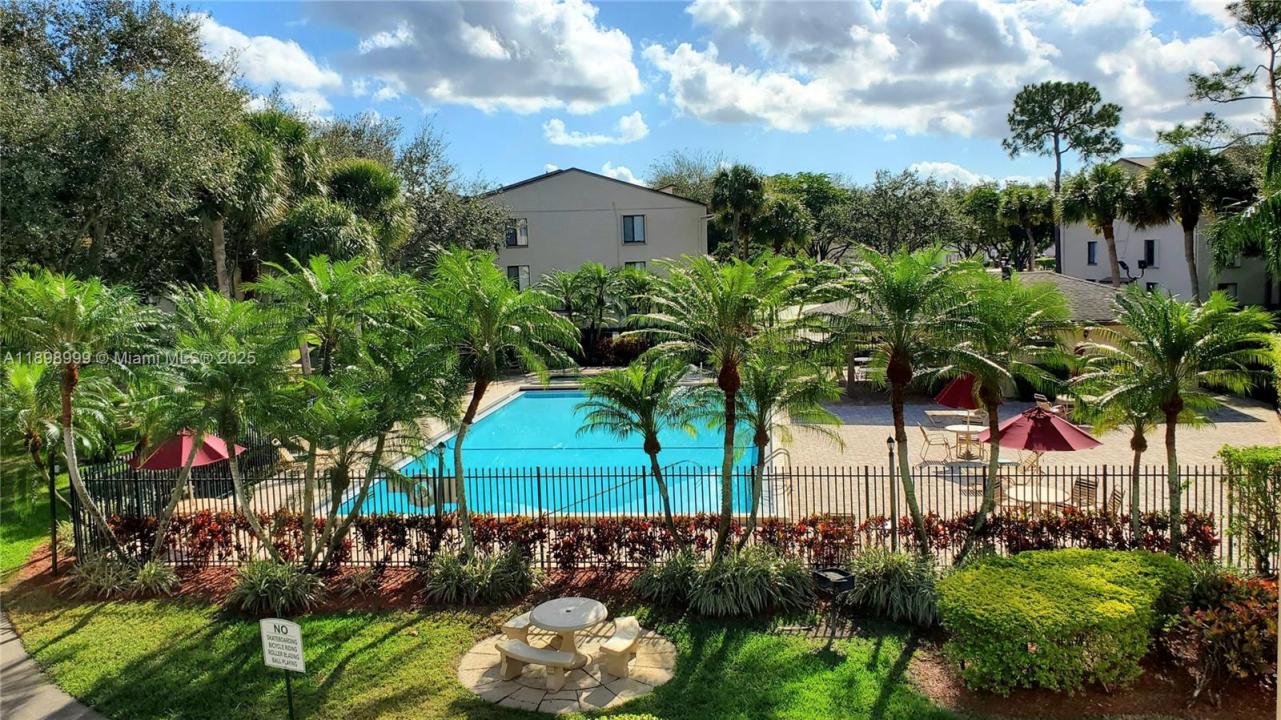 201 Foxtail Dr F2, Green Acres, Florida 33415, Amerika Birleşik Devletleri