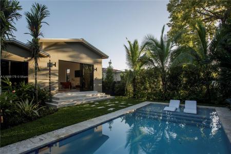 2434 SW 19th St, Miami, Florida 33145, USA
